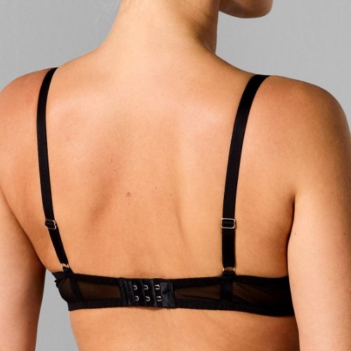 Sapph Chan black non-padded bra