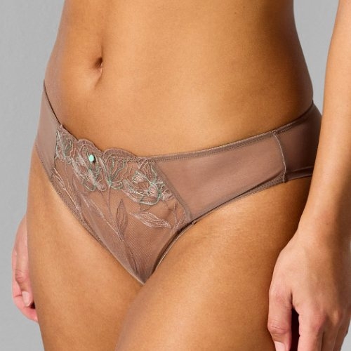 Sapph Chan mole grey thong