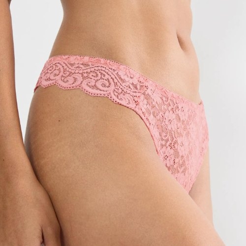 Triumph Amourette pink thong