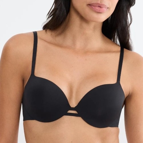 Triumph Body Make-Up Illusion Essentials black padded bra