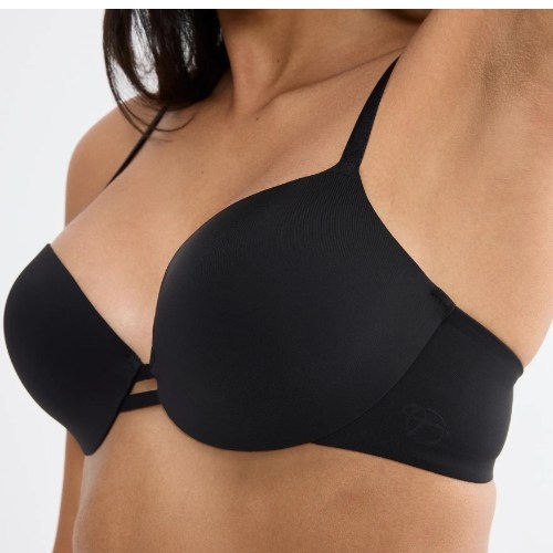 Triumph Body Make-Up Illusion Essentials black padded bra
