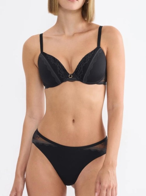 Triumph Comfort Allure black padded bra