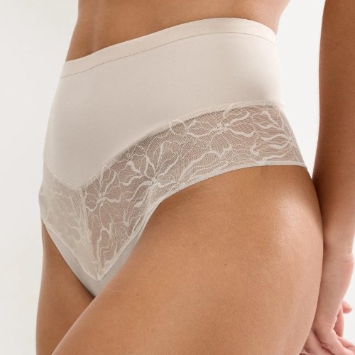 Triumph Comfort Contour skin thong