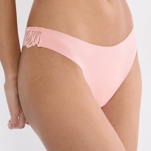 Triumph Pretty Micro pink thong