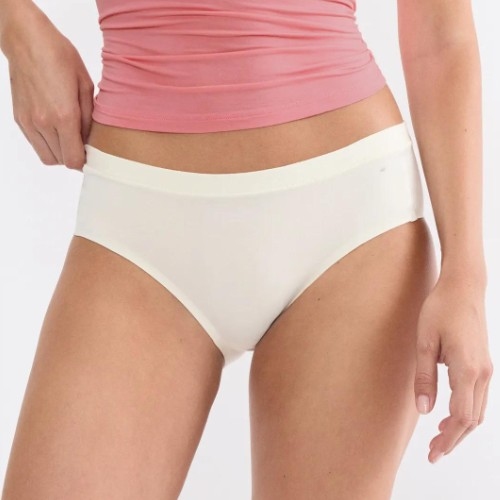 Triumph Smart Natural off white short