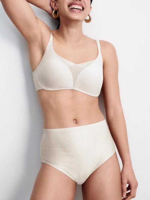 Triumph Shape Smart Ellipse off white padded bra