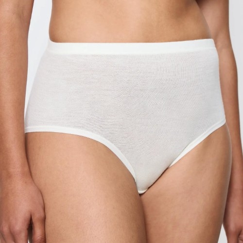 Triumph Beauty Layers off white brief