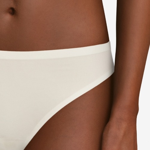 Chantelle SoftStretch ivory thong