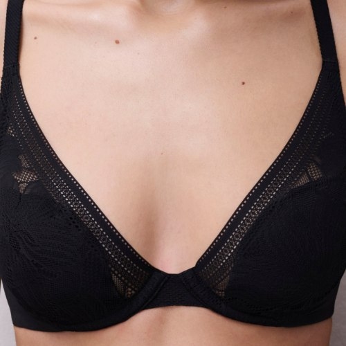 Chantelle EasyFeel Osmose black padded bra