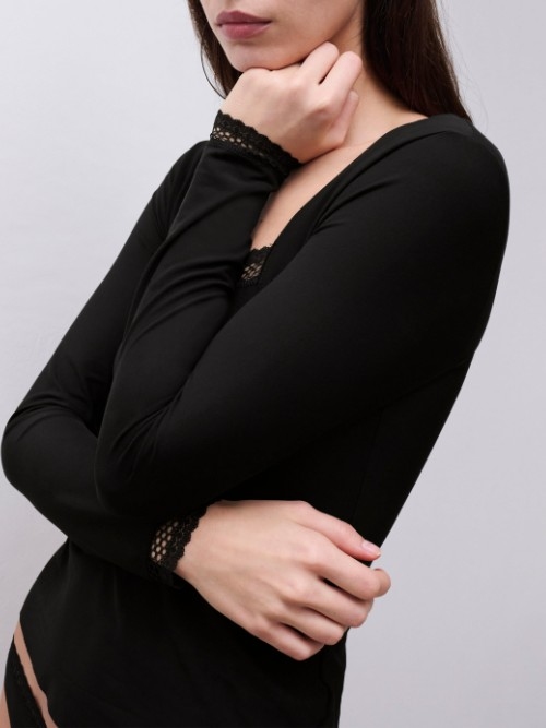 Chantelle Cozy Chic black shirt