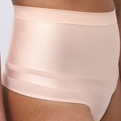 Chantelle Brilliant beige thong