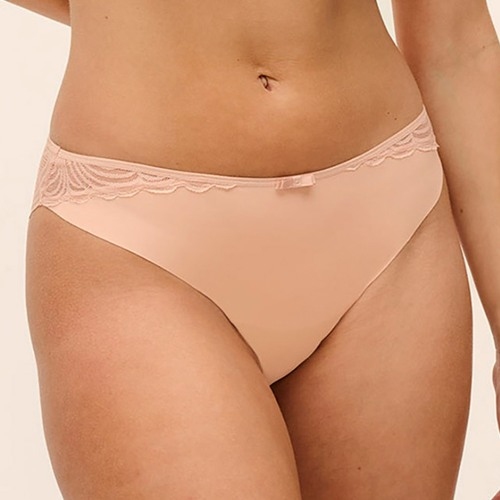 Freya Alanna cameo brief