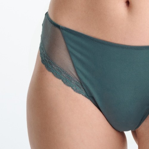 Lisca Tiffany green brazilian