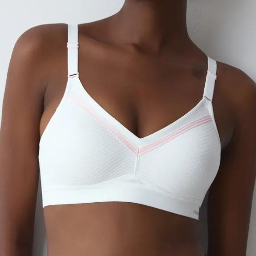 Triumph Triaction Free Motion white sport bra