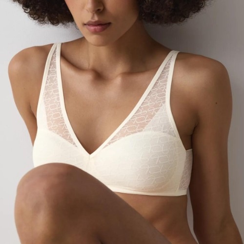 Triumph Signature Sheer ecru white padded bra