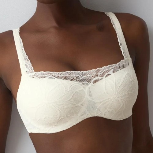 Triumph Body Make-Up Illusion Lace ecru white padded bra