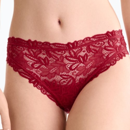 Lisca Tiara cranberry juice brief