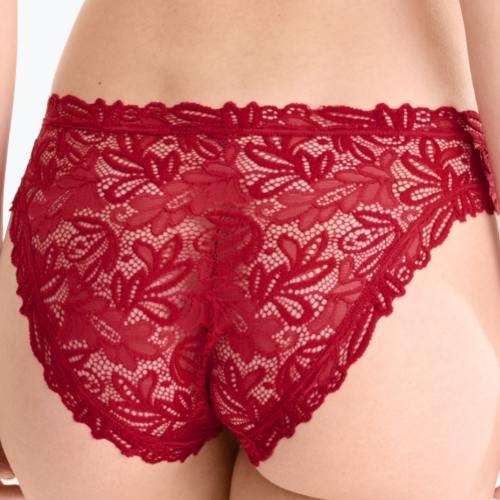 Lisca Tiara cranberry juice brief