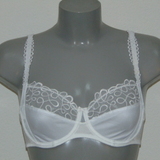 Elbrina Curly white soft-cup bra