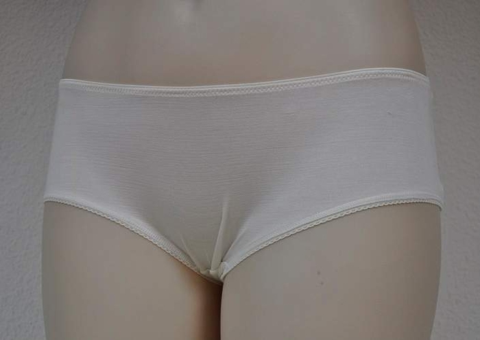 Eva Silk ivory short Eva Silk ivory short