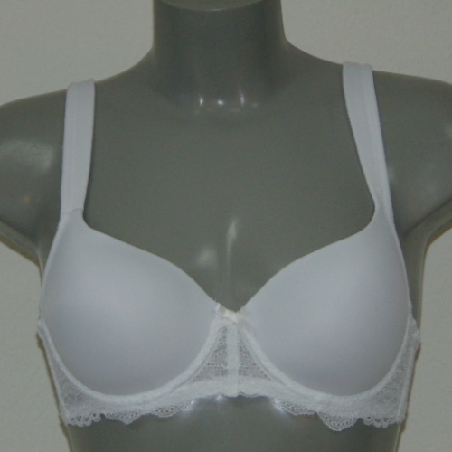 Elbrina Embroid white padded bra Elbrina Embroid white padded bra
