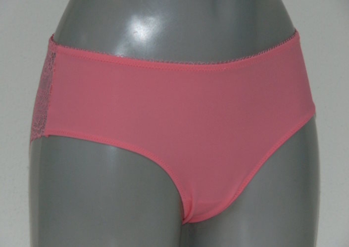 Elbrina Embroid pink short Elbrina Embroid pink short