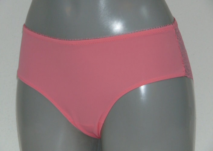 Elbrina Embroid pink short Elbrina Embroid pink short