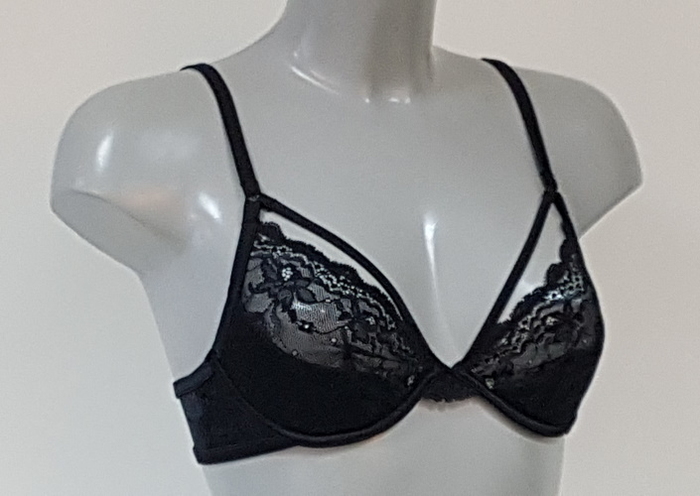 DDO Special F4P black padded bra DDO Special F4P black padded bra