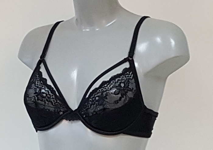 DDO Special F4P black padded bra DDO Special F4P black padded bra