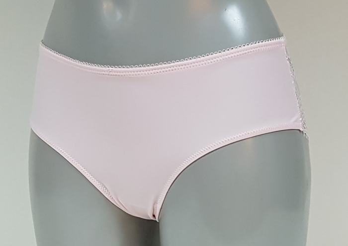 Elbrina Embroid baby pink short Elbrina Embroid baby pink short