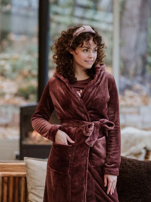 Charlie Choe Warm Nights bordeaux bathrobe Charlie Choe Warm Nights bordeaux bathrobe