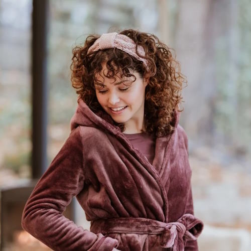 Charlie Choe Warm Nights bordeaux bathrobe Charlie Choe Warm Nights bordeaux bathrobe