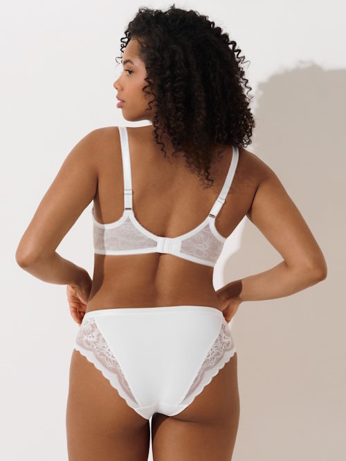 Lisca Evelyn white brief Lisca Evelyn white brief