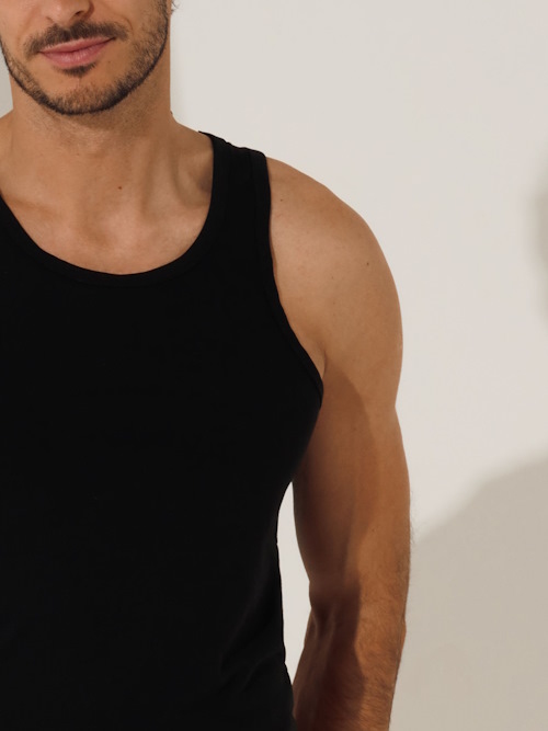 Lisca Hermes black man singlet Lisca Hermes black man singlet