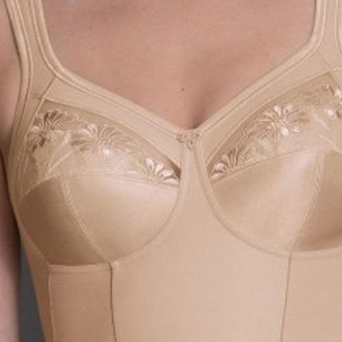 Anita Safina sand body Anita Safina sand body