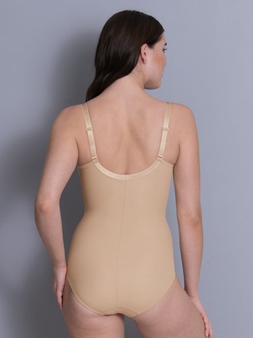 Anita Safina sand body Anita Safina sand body